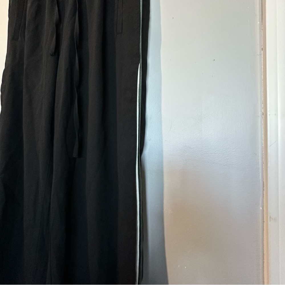 Aritzia | BABATON Athleisure “Tearaway” Pants - Picture 3 of 9